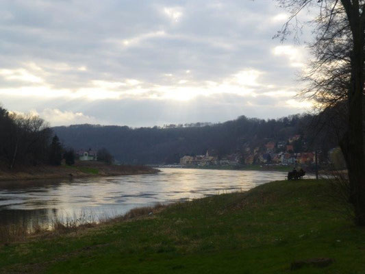 Abendstimmung über der Elbe