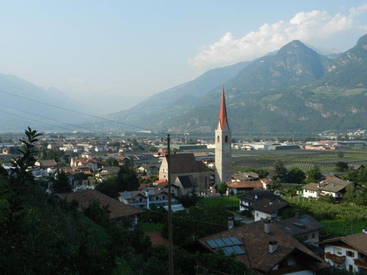 Blick vom Gasthaus "Waalrast" über Lana