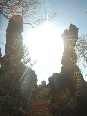 Die Herkulessäulen in der Herbstsonne