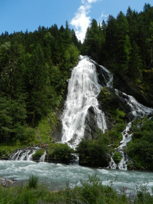 Der Haslacher Schleierwasserfall bei Kals