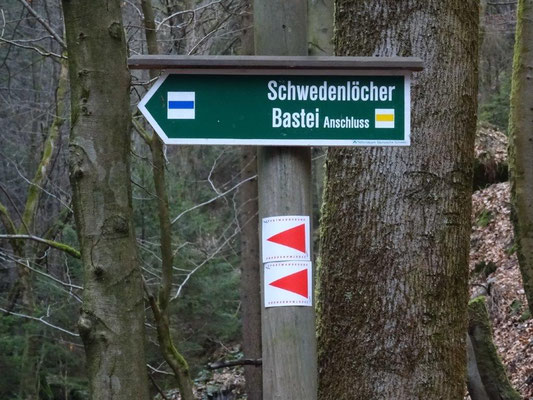 Immer der roten Markierung folgen :-)