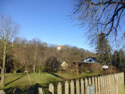 Blick vom Braunsdorfer Bahnhof zum Schloß Lichtenwalde