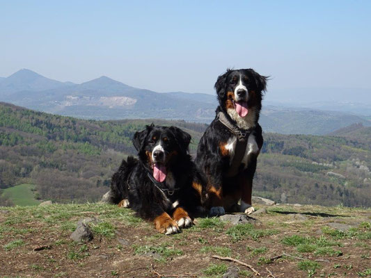 Vreni und Selma auf dem Hradiště u Hlinné