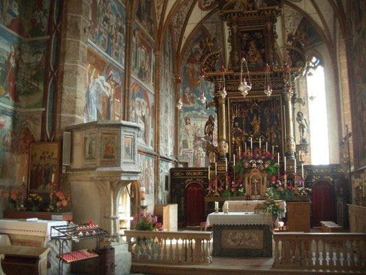 Wunderschöne Fresken zieren das Innere der Wallfahrtskirche Maria Schnee in Obermauern