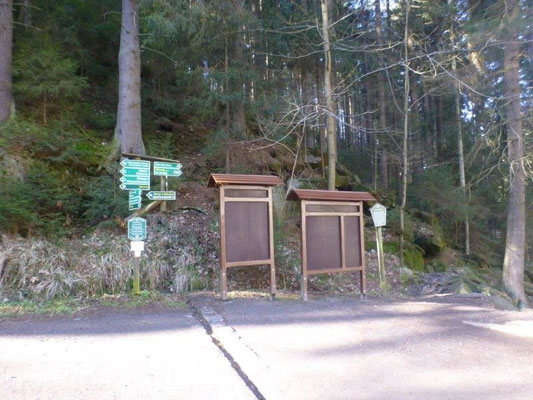 Aus irgend einem Grund fehlten die Übersichtskarten an den Wandertafeln. Gut, wenn man sich auskennt. :-)