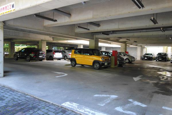 地下駐車場