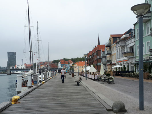 Promenade am Hafen