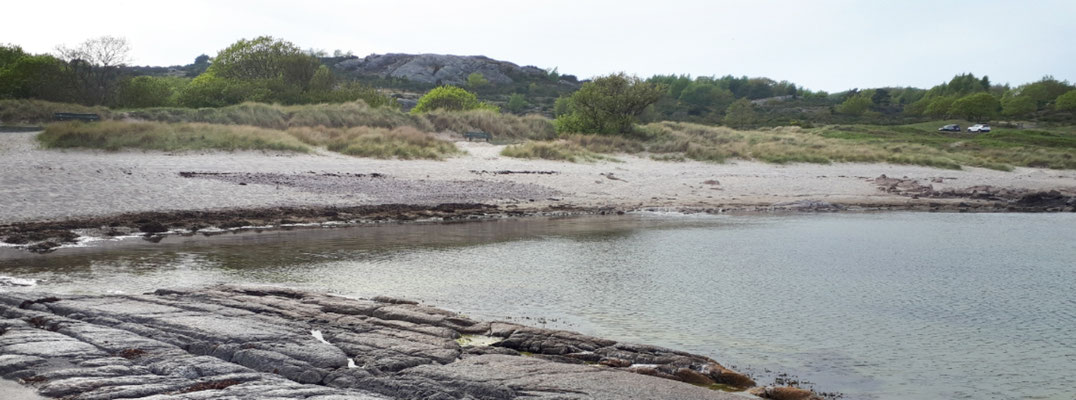 Bucht mit Felsen und Sandstrand