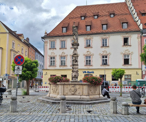 Noch ein Brunnen auf dem Marktplatz 