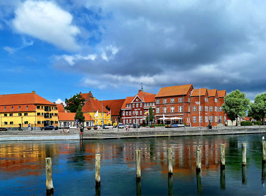 vom Fischereihafen auf die Altstadt