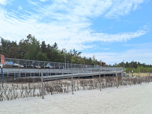 Zum Strand auch für Rollstühle, Kinderwagen