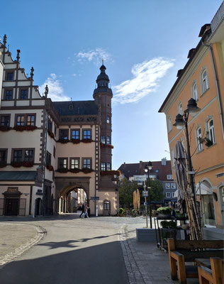 Da geht es zum Marktplatz