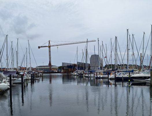 Trockendock gegenüber