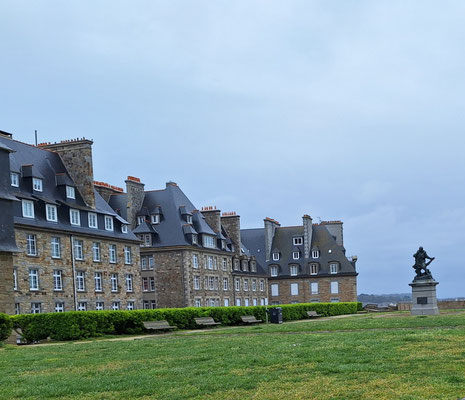 Großer Platz an der Bastion de la Hollande