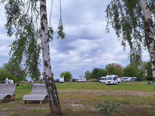 Der große Stellplatz