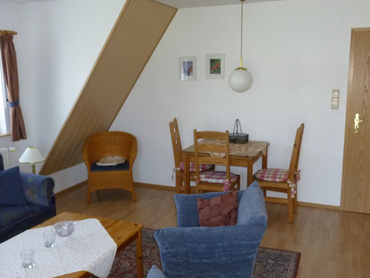 Wohnzimmer / Esstisch