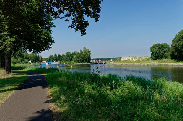 Die Ausfahrt der Schleuse mündet in die Havel-Oder-Wasserstraße. 