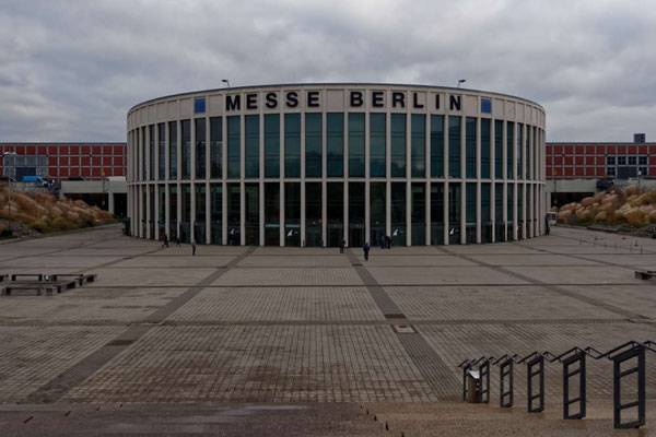 Der Eingang Süd zum Messegelände am Funkturm