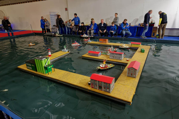 Das Becken der Modellboote fand besonders bei den jungen Besuchern Anklang