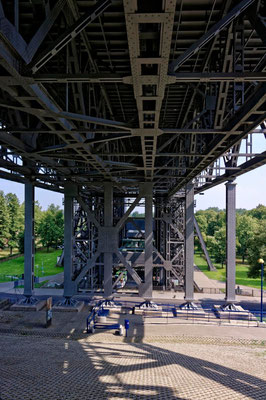 Unter der Kanalbrücke zum Hebewerk