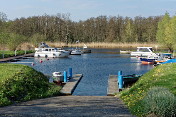 Der Hafen von Stolpe an der Peene