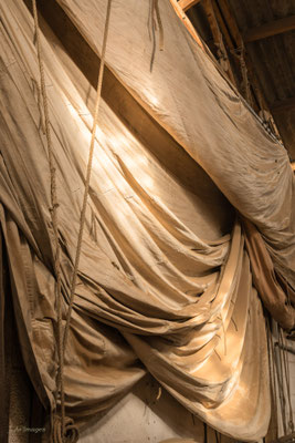 2025-112 _ Voiles en hivernage au chantier Beg ar Vil, Landéda (29) _ 40 * 60 cm _ 45 €___VENDUE