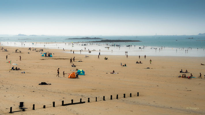 2026-26 _ La plage du Sillon, Saint-Malo (35), Eté _ 84 x 150 cm _ 150 €