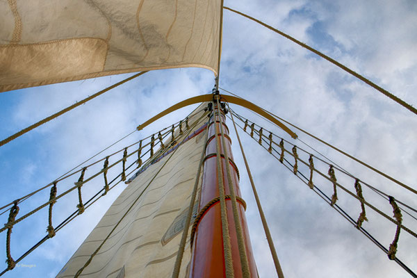 2025-01 _ Voiles au ciel _ 80 * 120 cm _ 100 €_VENDUE
