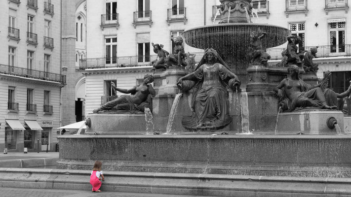 2024-110_La fille de l’eau__44 – Nantes__34 x 60_cm__45 €