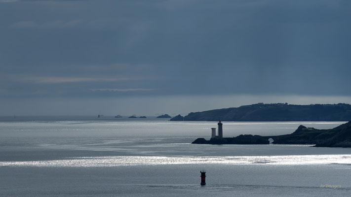 2026-63 _ Le Petit Minou, Pointe des Espagnols (29), Eté _ 84 x 150 cm _ 150 €