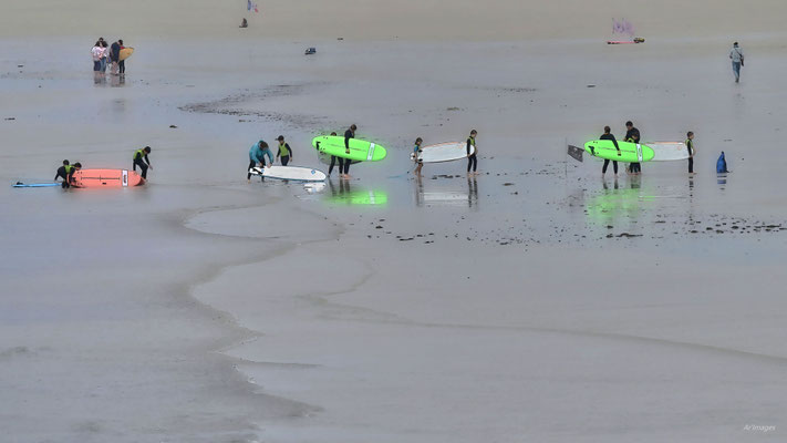 2024-154_Surf à La Torche__29 - La Torche__34 x 60_cm__45 €