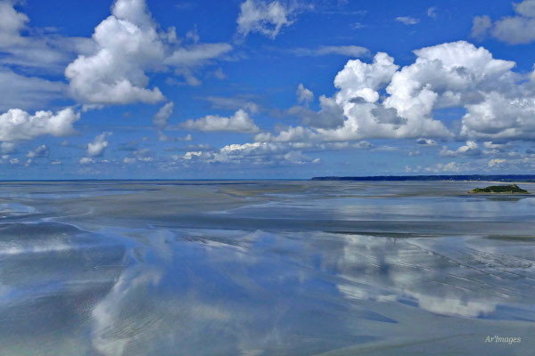 2026-123 _ Reflets en baie du Mont Saint-Michel (35) _ 40 x 60 cm _ 50 €