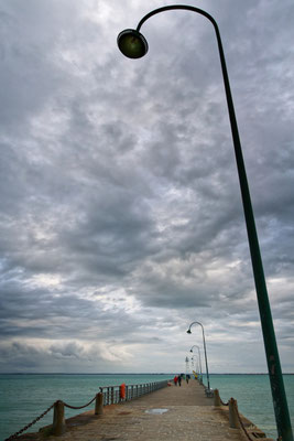 2026-38 _ La jetée, Cancale (35), Printemps _ 100 x 150 cm _ 150 €