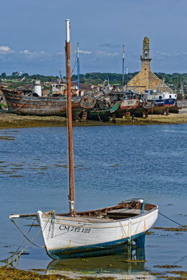 2025-011 _ Un actif, des retraités, Camaret-sur-Mer (29) _ 100 * 150 cm _ 150 €