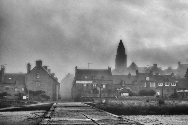 2024-55_Brouillard__35 – Saint Suliac__80 x 120_cm__100 €