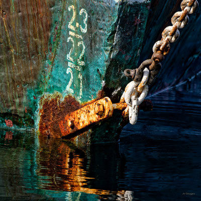 2025-024 _ De fer et de bois, l’étrave du Ruth, Camaret-sur-Mer (29) _ 100 * 100 cm _ 100 €___VENDUE