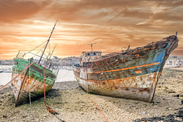 2025-109 _ Carcasses flamboyantes, Camaret-sur-Mer (29) _ 40 * 60 cm _ 45 €___ VENDUE 