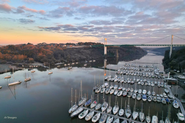 2026-84 _ Lueur du matin au port neuf, La Roche-Bernard (56) _ 40 x 60 cm _ 50 €