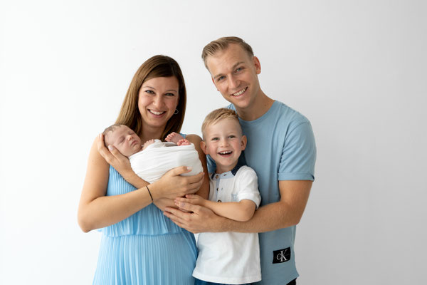 Neugeborenenfotos mit Kerstin Fotografie in Graz Umgebung Voitsberg Deutschlandsberg Steiermark 