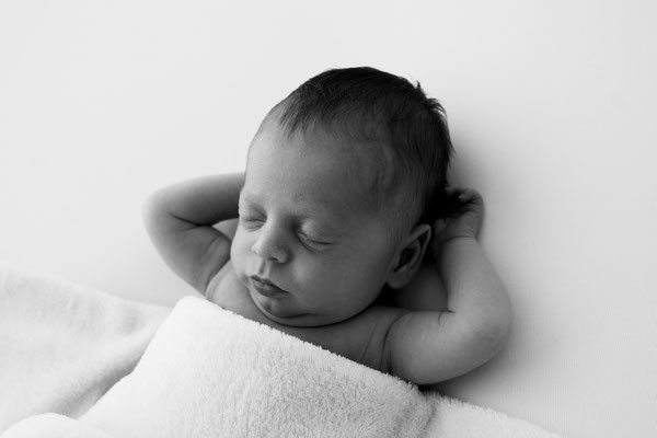 Neugeborenenfotos mit Kerstin Fotografie in Graz Umgebung Voitsberg Deutschlandsberg Steiermark 