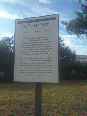 Dolmen de la Pierre Levée (Poitiers)