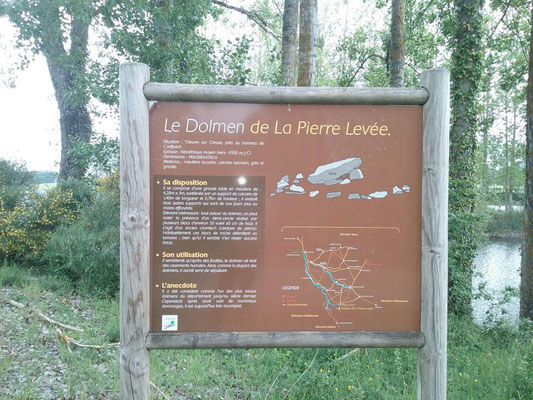 Dolmen de la Pierre Levée de Confluent (Yzeures-sur-Creuse)