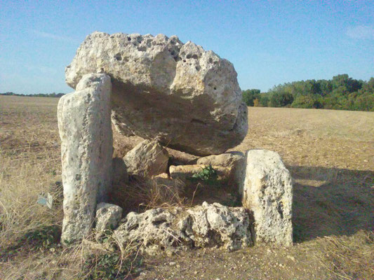 Dolmen dit la Pierre Fouquerée (Ardillières)