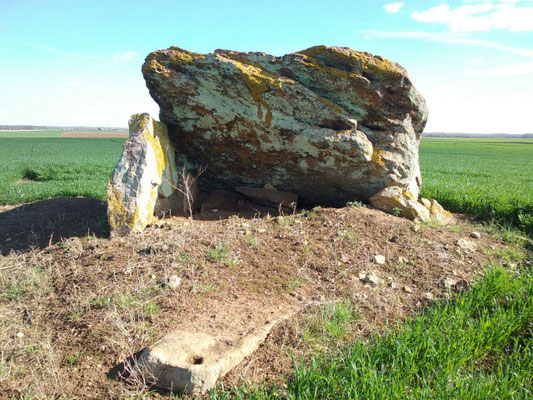 Dolmen dit la Pierre Elie (Saint-Laon)