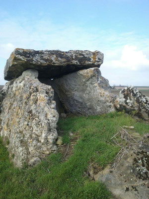 Dolmen dit La Pierre Fondue (Sainte-Maure de Touraine)