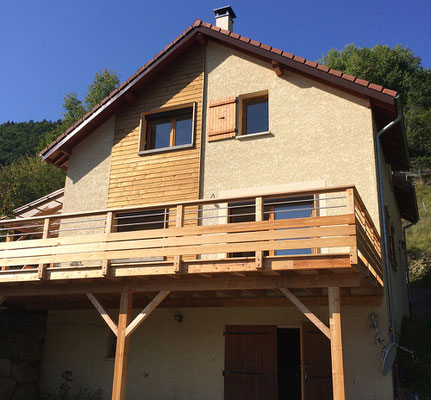 Création d'une terrasse Bois sur Poteaux à Theys