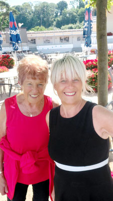 Regina (61) und ihre Mutter (84) genießen gemeinsam einen Sommerurlaub an der Ostsee