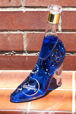 モエ オリシャン シンデレラ ガラスの靴 オリジナル シャンパン ワイン 彫刻 名入れ 写真 ロゴ スワロ おしゃれ 安い 東京 アトリエ・エノン