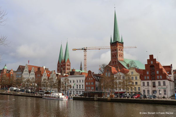 Lübeck 2023, Blick von der Liebesbrücke auf das Traveufer