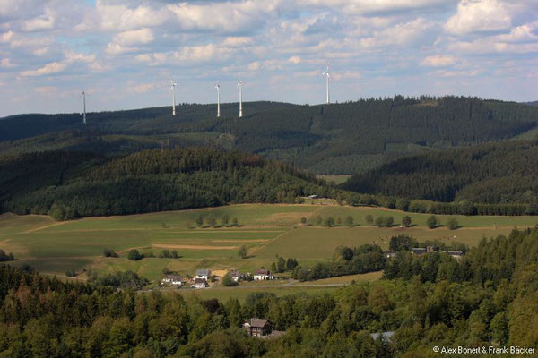 Grund 2018, Blick von der Ginsburg nach Vormwald und zum Bürgerwindpark